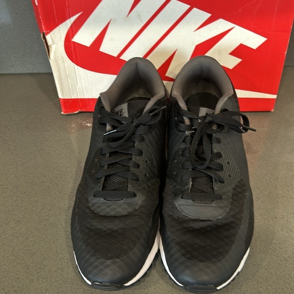 Nike Air Max90 Ultra Essential - Picture 4 of 9